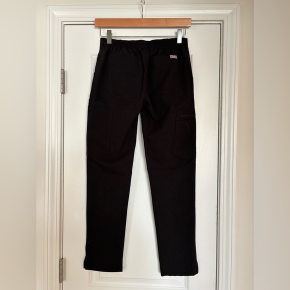 13 pairs of black Figs brand scrub pants (variety of styles) - Picture 9 of 12